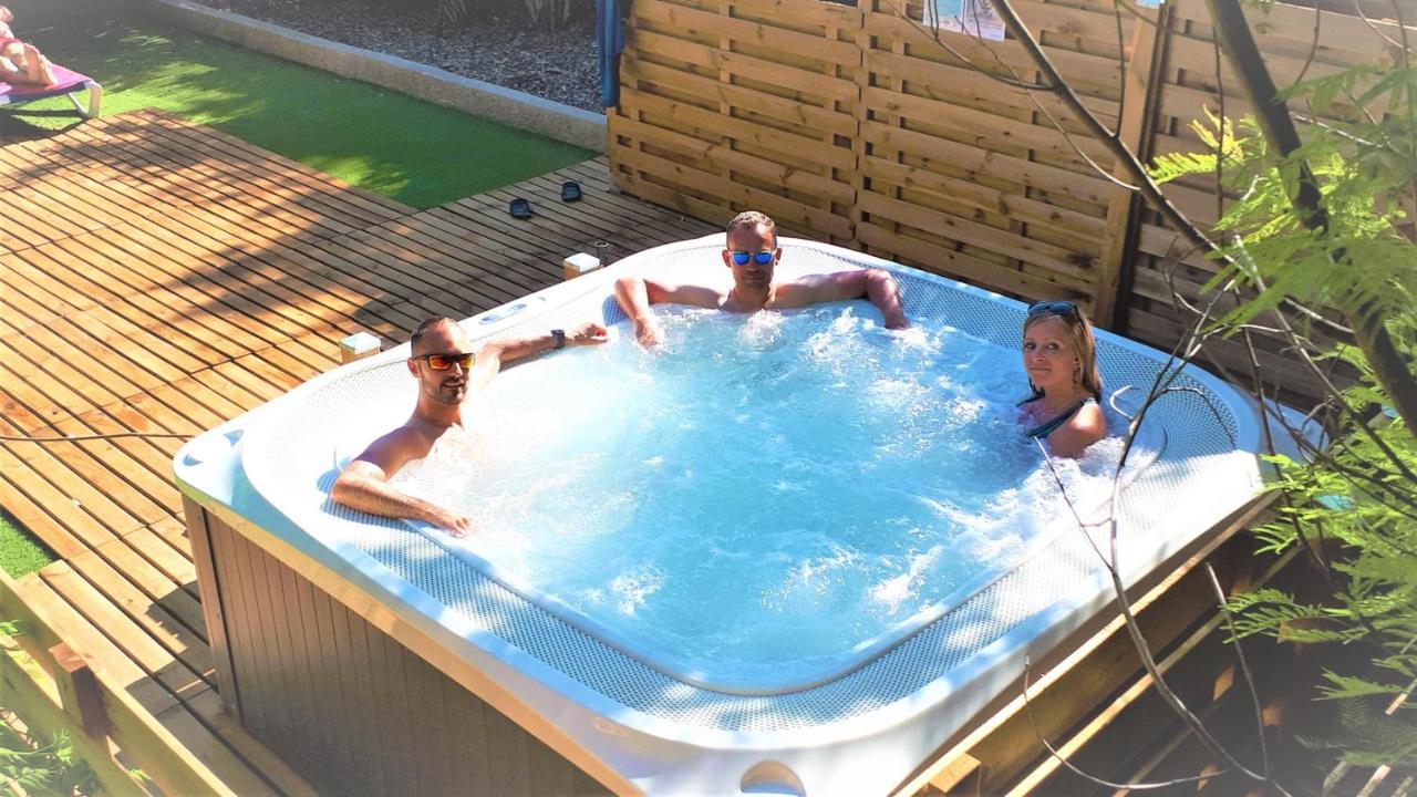 Hotel Les Jardins De Bormes, Sauna & Jacuzzi Екстериор снимка