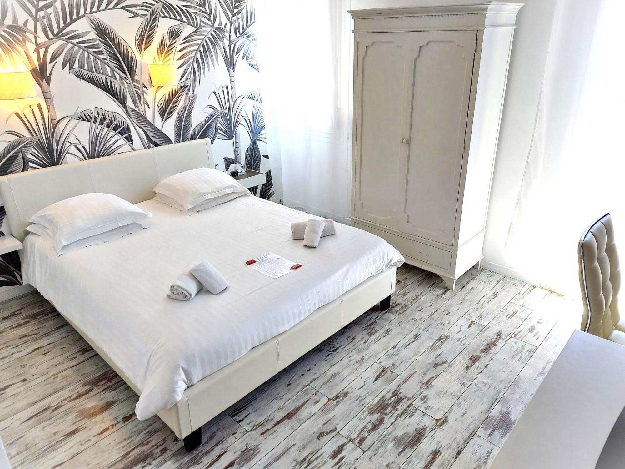 Hotel Les Jardins De Bormes, Sauna & Jacuzzi Стая снимка